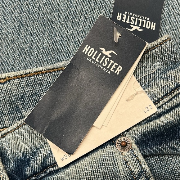 Hollister Light Blue Loose Fit Jeans - Picture 7 of 7